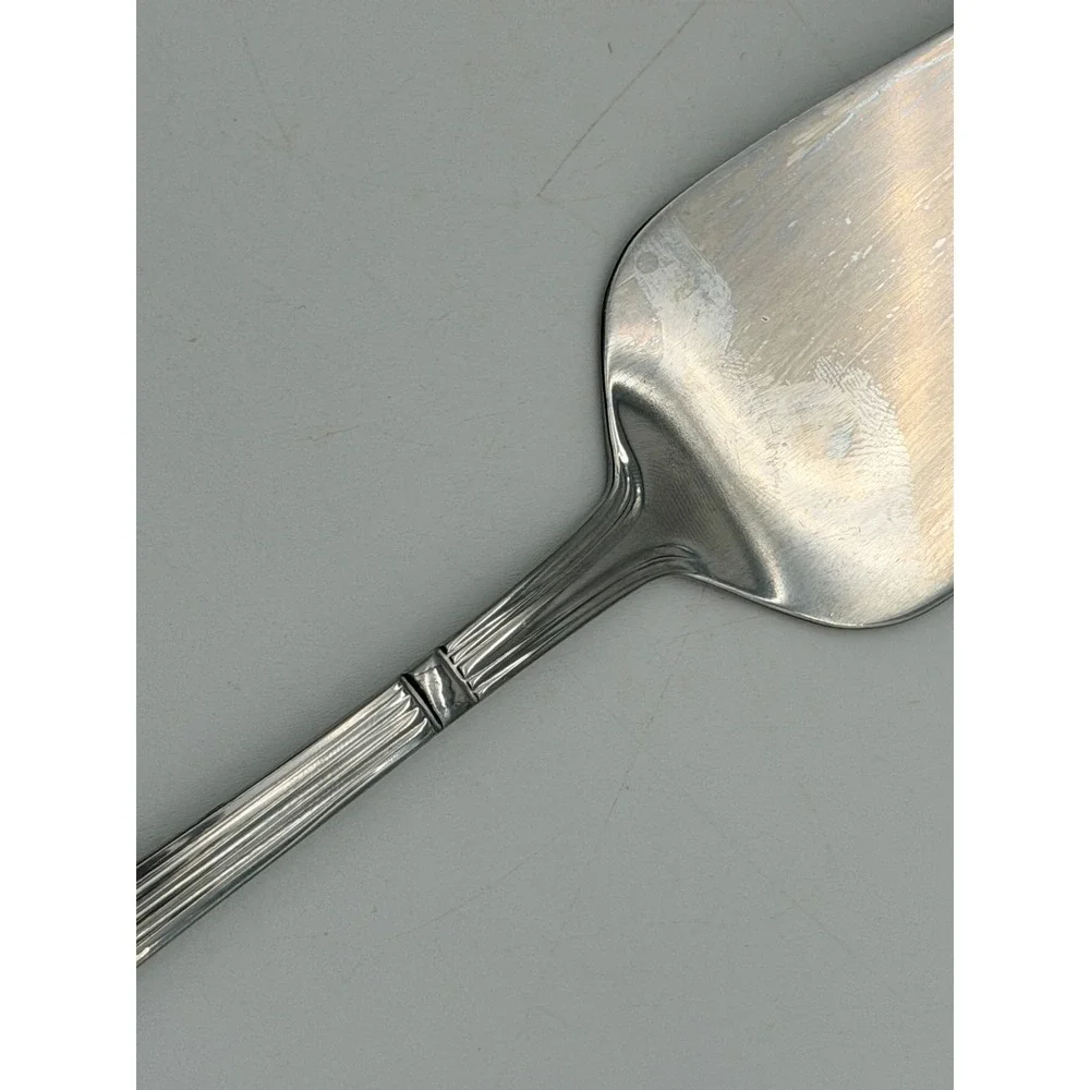 Stainless Korea Pie Cake Server Ribbed Fluted Handle Silver Polished Finish